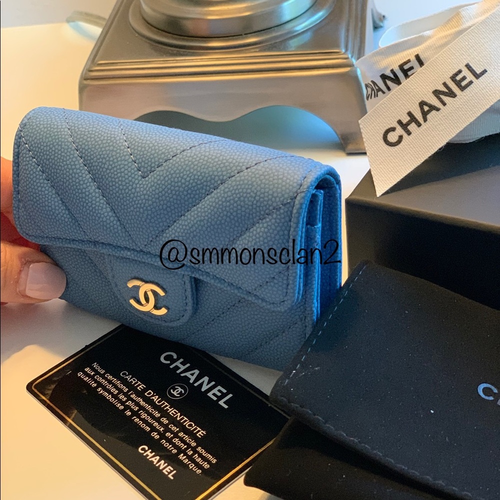 CHANEL NWT 19S card holder/wallet Chevron Matte